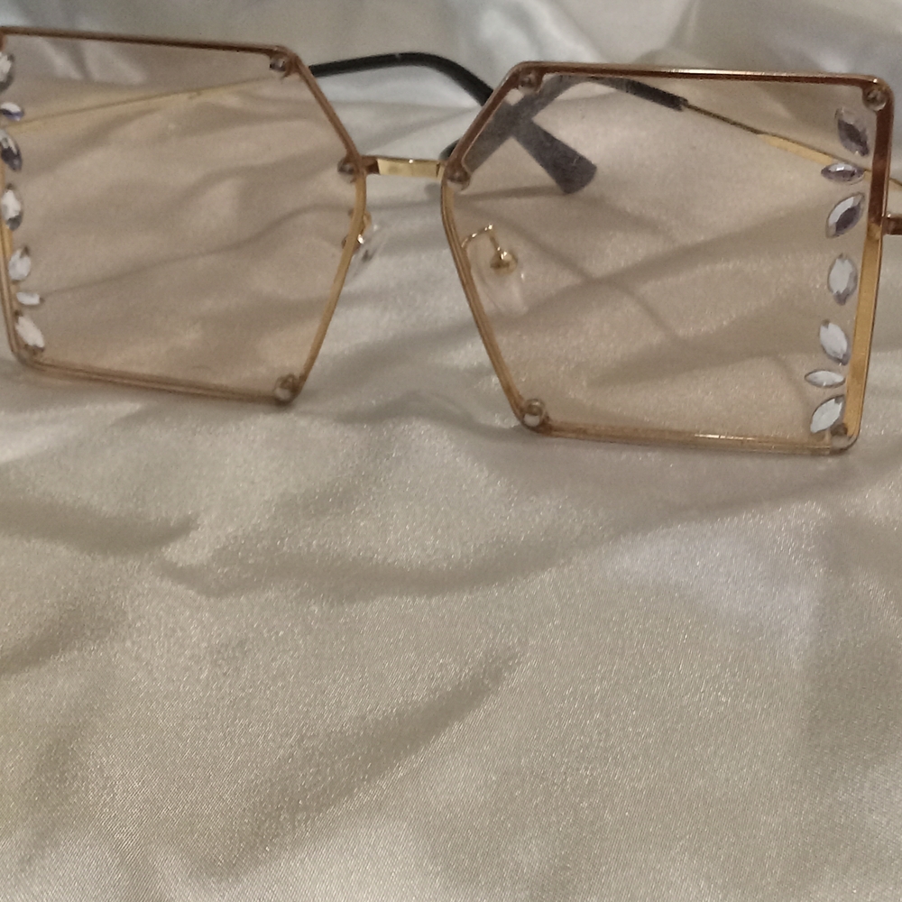 Elegant Gold Hexagonal Sunglasses